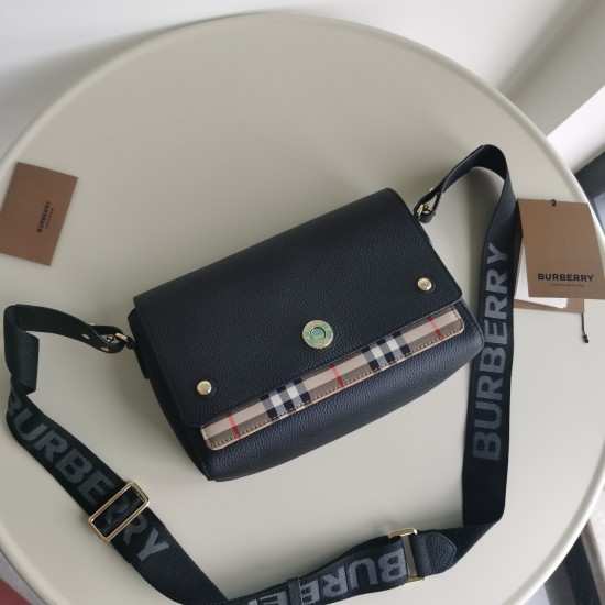 Burberry D886550