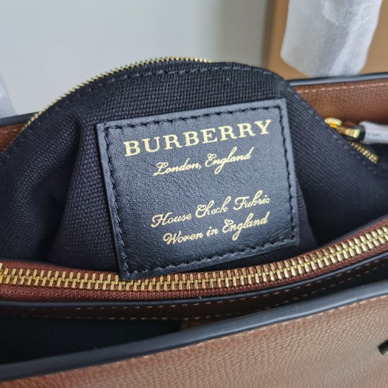 Burberry  D886600