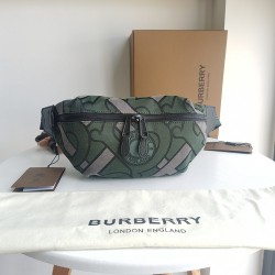 Burberry  D886350