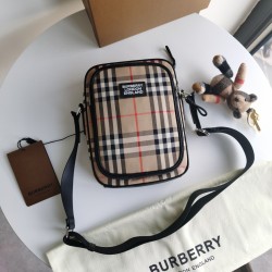 Burberry D886380