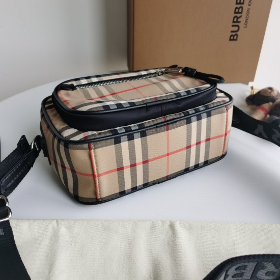 Burberry D886400