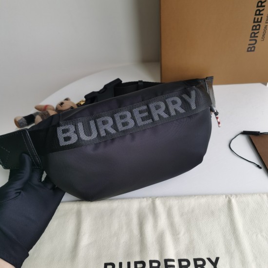 Burberry D886350