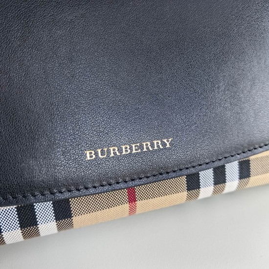 Burberry D886360