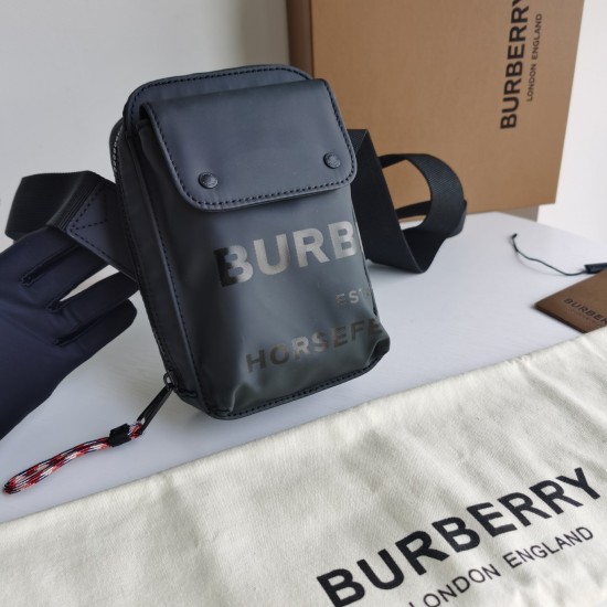 Burberry D886350