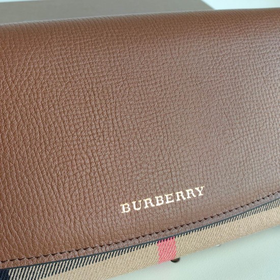 Burberry D886360