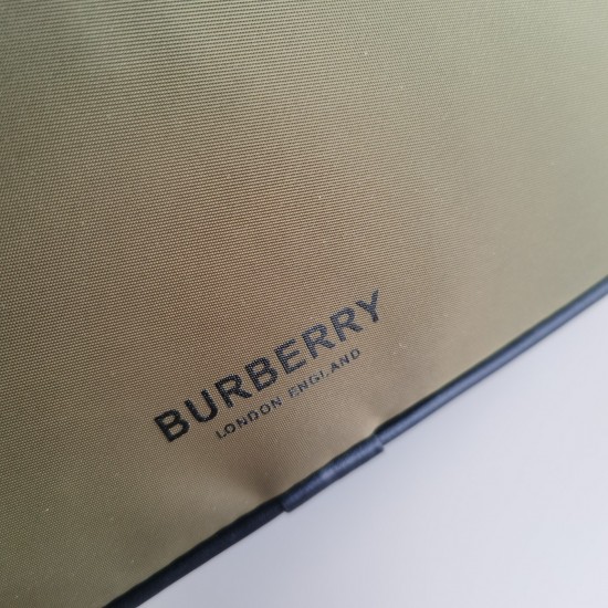 Burberry D886550