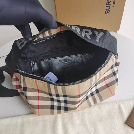 Burberry D886350