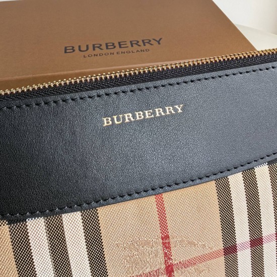 Burberry D886330