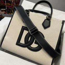 DG bag  size：31*27*16cm