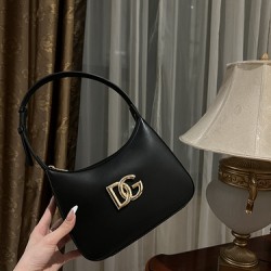 Dolce &amp;amp; Gabban bag size:22*18*6cm