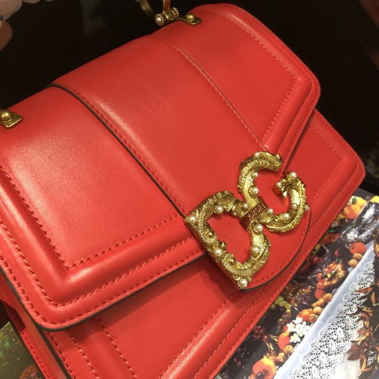 TOP Dolce Gabbana bag size:27*18*8cm