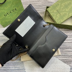 GUCCI  772643