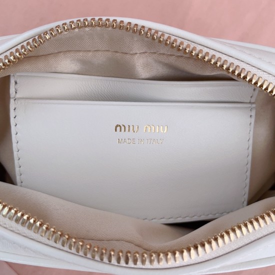 MiuMiu  D886580