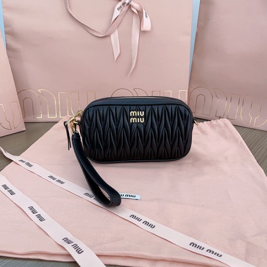 MiuMiu  D886580