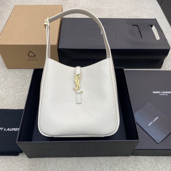 Yves Saint Laurent Bag D886650