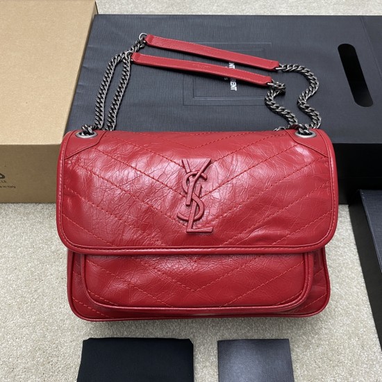 Yves Saint Laurent  D886580