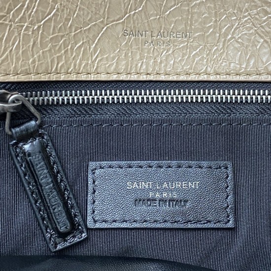 Yves Saint Laurent  D886580