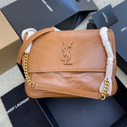 Yves Saint Laurent  D886580