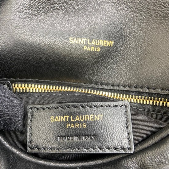 Yves Saint Laurent Bag D886570