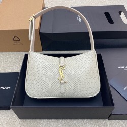 Yves Saint Laurent Bag D886550