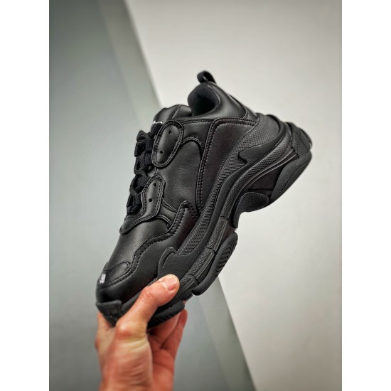 BALENCIAGA Triple S