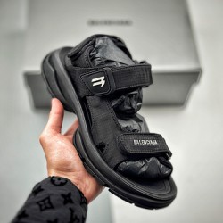 BALENCIAGA TOURIST