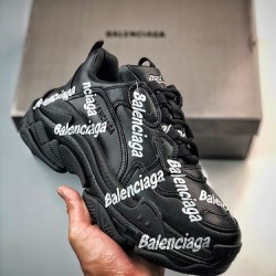 BALENCIAGA Triple S