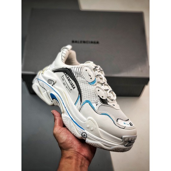 BALENCIAGA Triple S