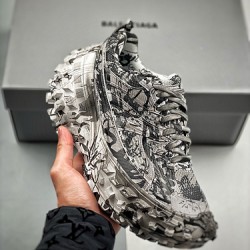 BALENCIAGA Defender