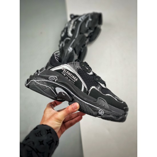 BALENCIAGA Triple S