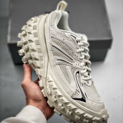 BALENCIAGA Defender