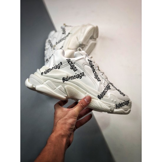 BALENCIAGA Triple S