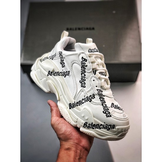 BALENCIAGA Triple S