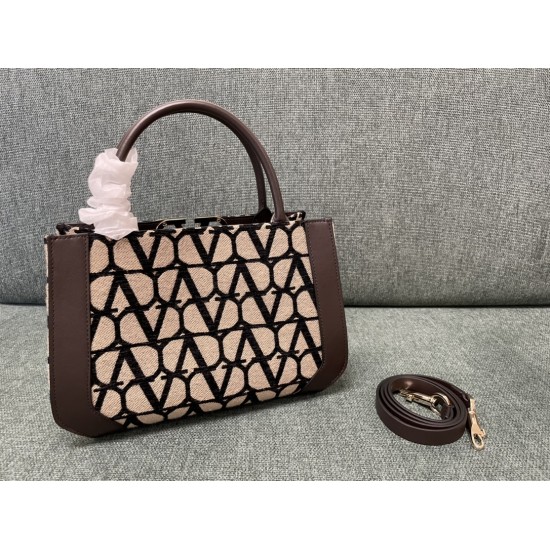 Valentino Bags Top Quality
35/25/17cm