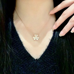 Van Cleef Jewelry Necklace