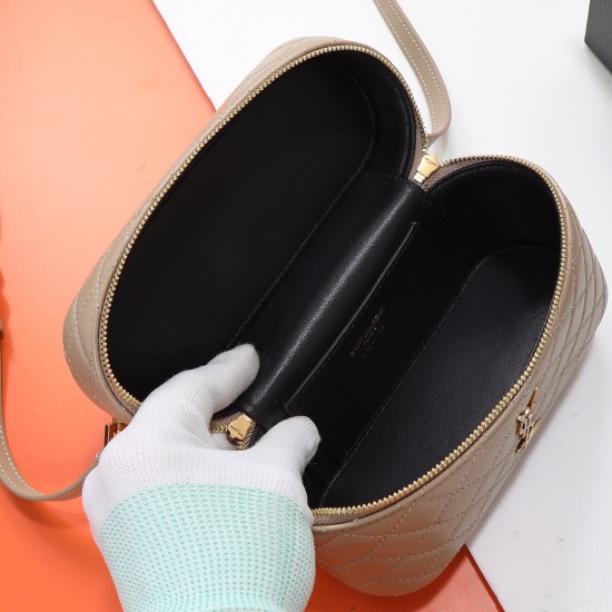 YSL Bags Top Quality
18×11×6.5 cm