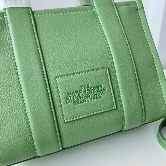 MJ Tote Full leather size: 41 * 34 * 15cm $140 Full leather medium size: 33 * 28 * 13cm $120 Full leather small size: 26 × 20 × 13cm $100 Fabric Large Size: 41 * 34 * 15cm $100 Medium size of fabric: 33 * 28 * 13cm $90 Fabric small size: 26 × 20 × 13cm $8