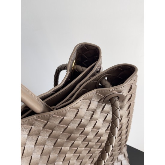 BV Bags Top Quality ANDIAMO 743575