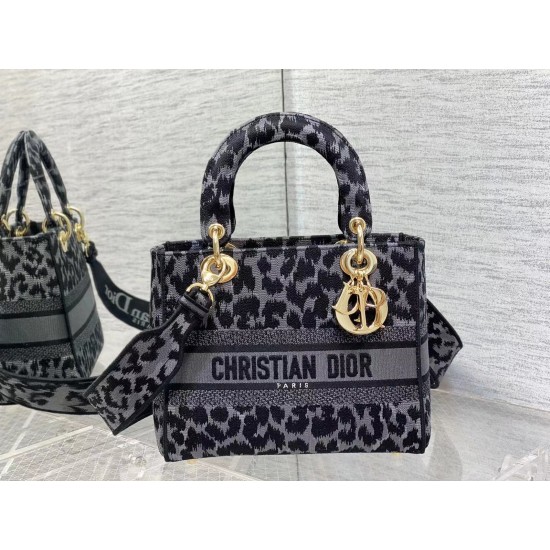 Dior Bags Top Quality
Five Grid