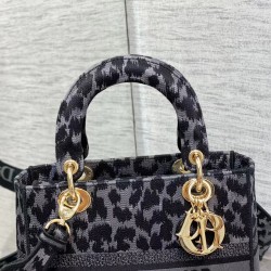 Dior Bags Top Quality
Five Grid