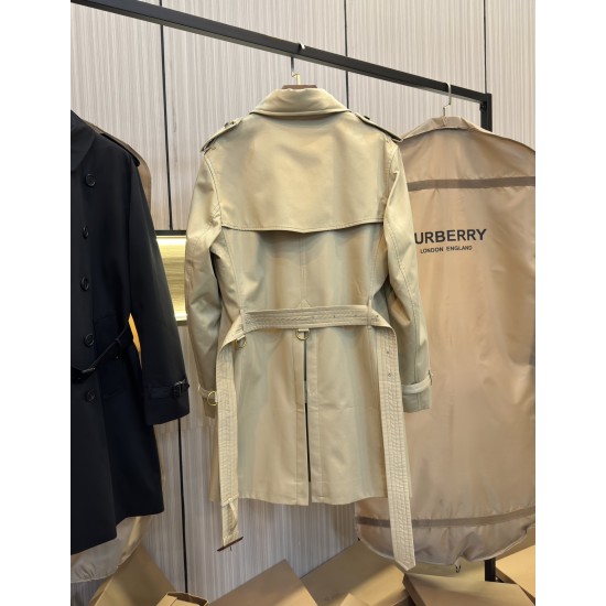 Burberry coat
uk4，6，8，10，12