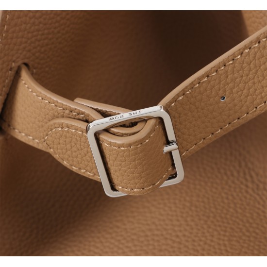 The Row Bags Top Quality
Small:26.20.18
Big:38.26.23