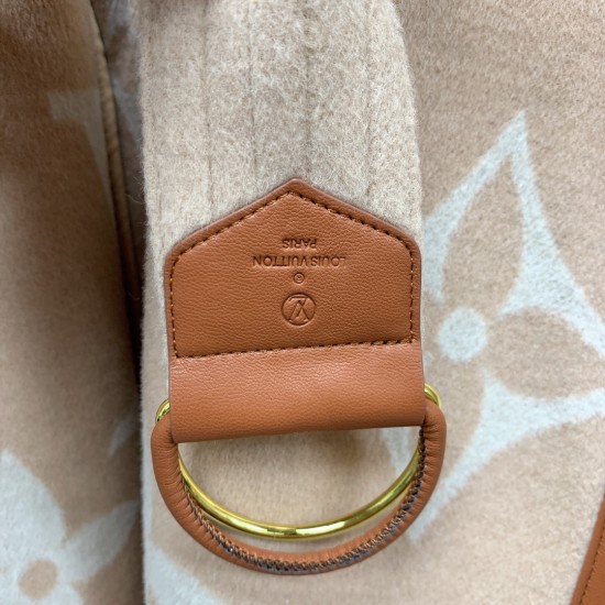 LV Coat