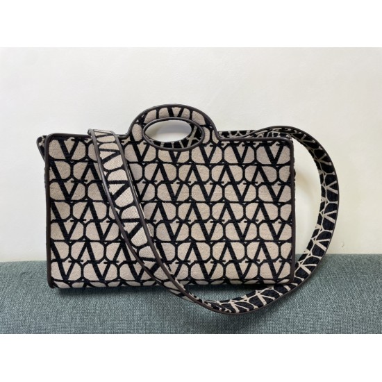 Valentino Bags Top Quality
35/25/17cm