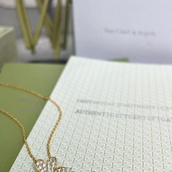 Van Cleef Jewelry Necklace