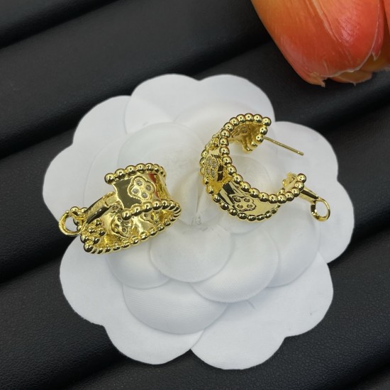 Van Cleef Jewelry High Quality