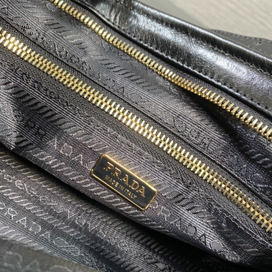 Prada Bags Top Quality
32x15.5x12cm