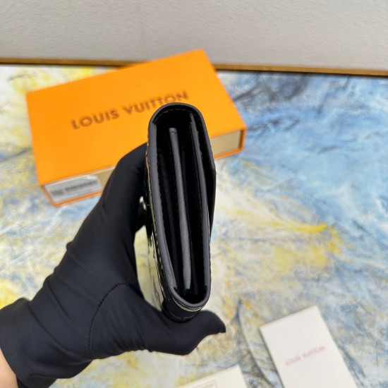 LV Bags High Quality Flip Wallet
