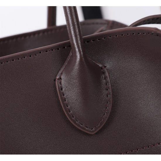 The Row Bags Top Quality
Small:26.20.18
Big:38.26.23