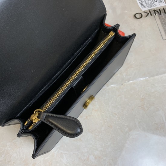 Pinko Bags Top Quality
21x13x6